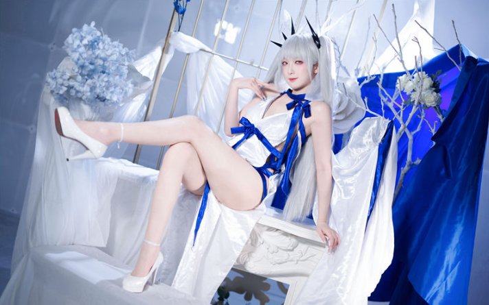 封疆疆v演绎《碧蓝航线·可畏礼服》——优雅的风暴，来自皇家航母的邀约 ⚓💙