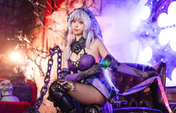 蜜汁猫裘化身“堕羽黑天鹅”✨优雅与暗魅交织的舞台瞬间，气场直接拉满