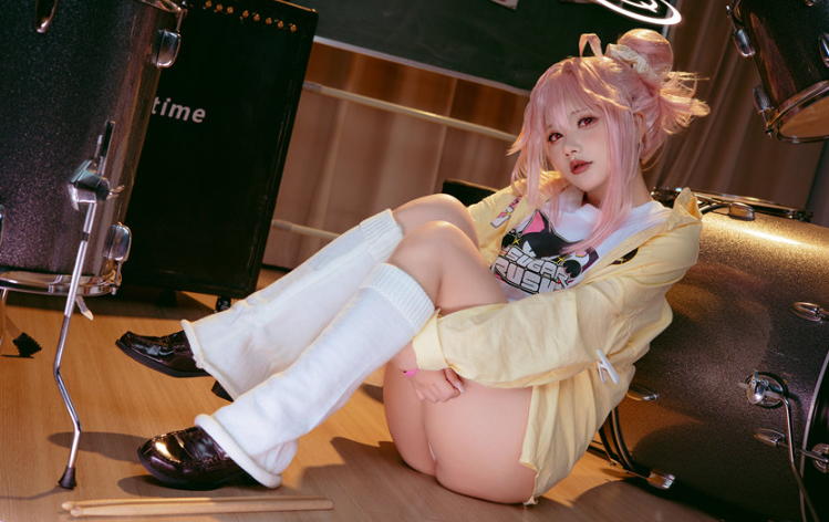 是一只熊仔 小夏乐队风格COS | ACG乐队主题cosplay摄影作品