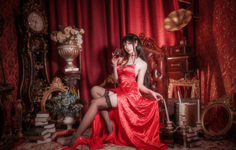 阮邑_Fairy 大凤礼服 COS演绎｜优雅与战舰气场并存的二次元魅力呈现