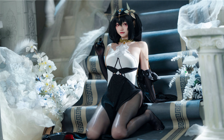 大大卷卷小卷COS优雅镇海礼服 —— 来自碧蓝航线的典雅之风