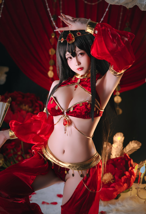 日奈娇 Cosplay 大凤舞姬｜在灯影与衣袖之间起舞的碧蓝幻想