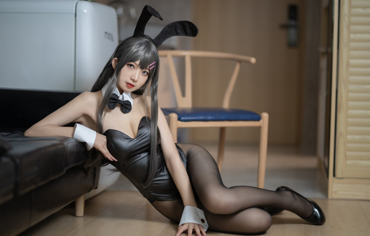 封疆疆v Cosplay｜樱岛麻衣兔女郎的舞台感与成熟魅力