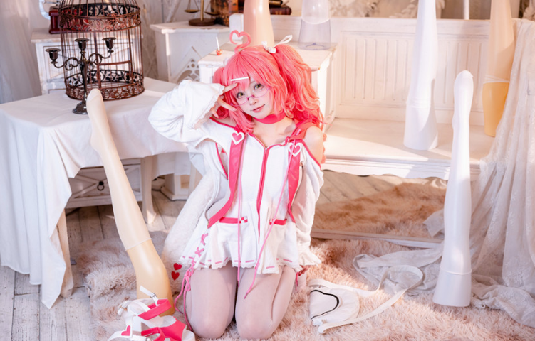 花铃  Cosplay|交错战线.卡蒂娜的锋线站姿