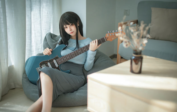 三無人型 吉他妹妹[24P-224M]