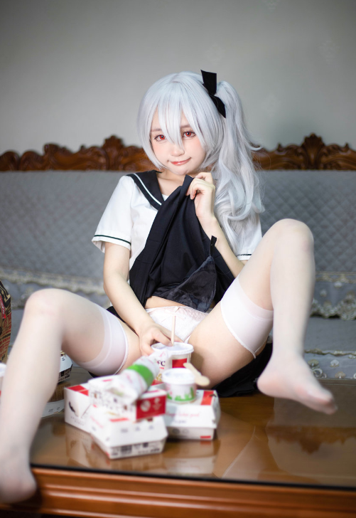 神沢永莉 Cosplay｜疯狂星期四的失控临界点