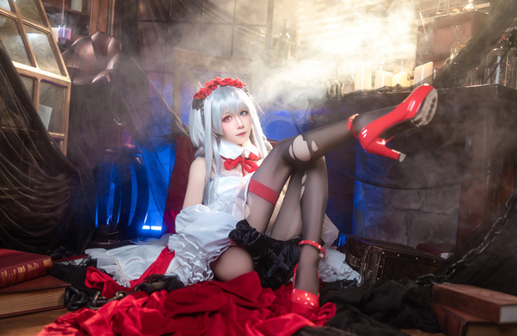 Tomoyo酱 Cosplay｜碧蓝航线埃尔宾小红帽的童话锋芒