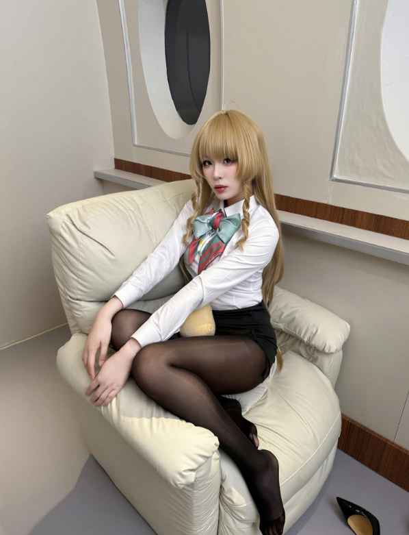 轩萧学姐 碧蓝航线 安德烈亚·安心舒适之旅[50P1V-761M]