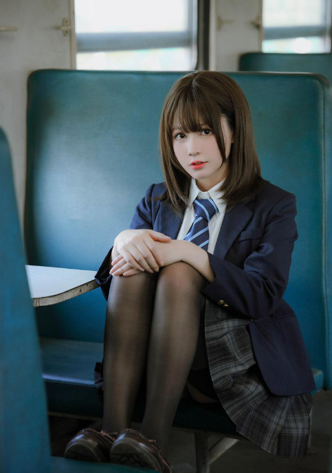 Nyako喵子 痴·女子校生2 火车jk [80P1V-883MB]